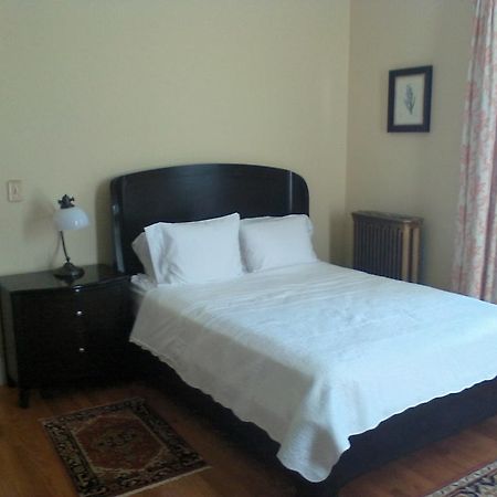 A Kingston Bed & Breakfast エクステリア 写真