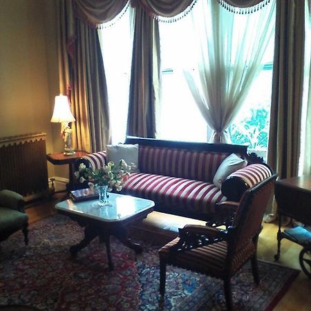 A Kingston Bed & Breakfast エクステリア 写真