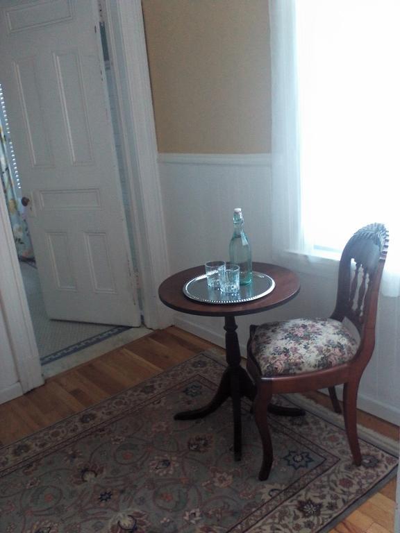 A Kingston Bed & Breakfast エクステリア 写真