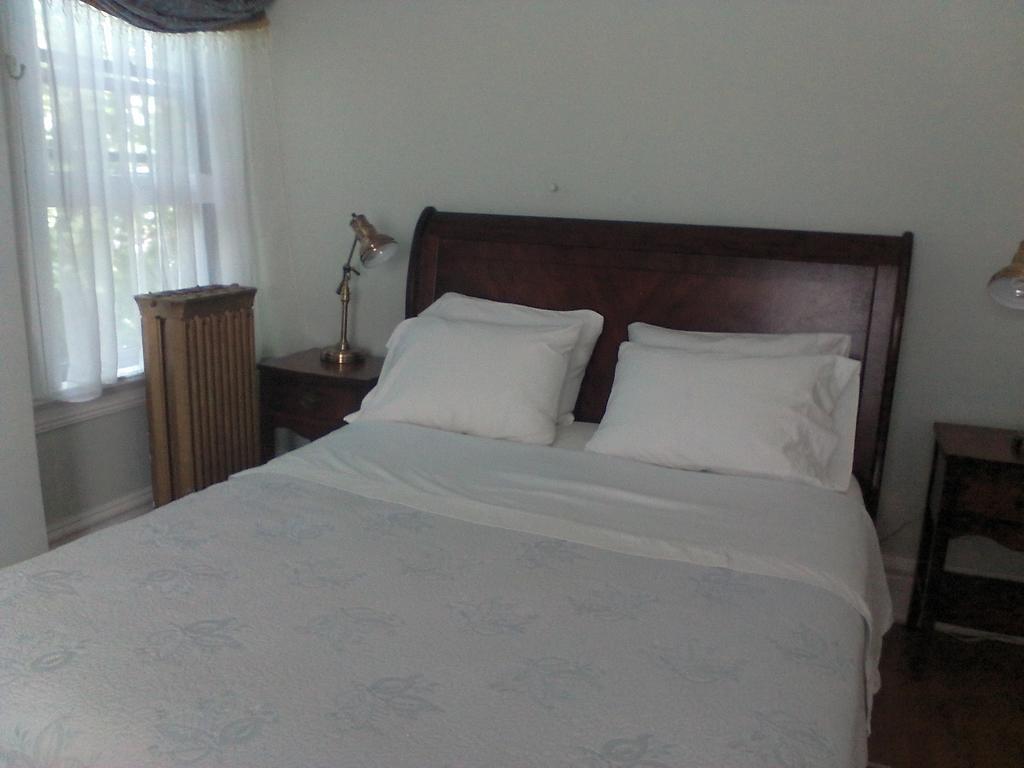 A Kingston Bed & Breakfast エクステリア 写真