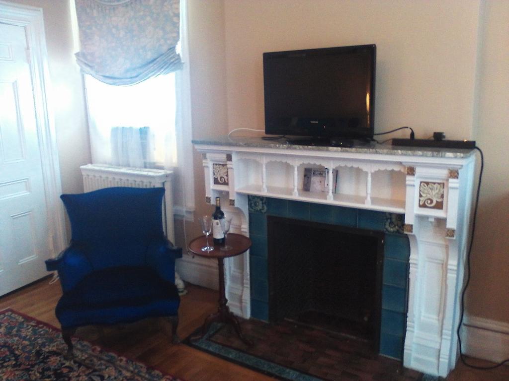 A Kingston Bed & Breakfast エクステリア 写真