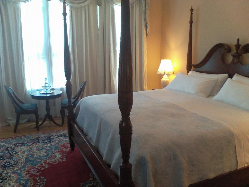 A Kingston Bed & Breakfast エクステリア 写真