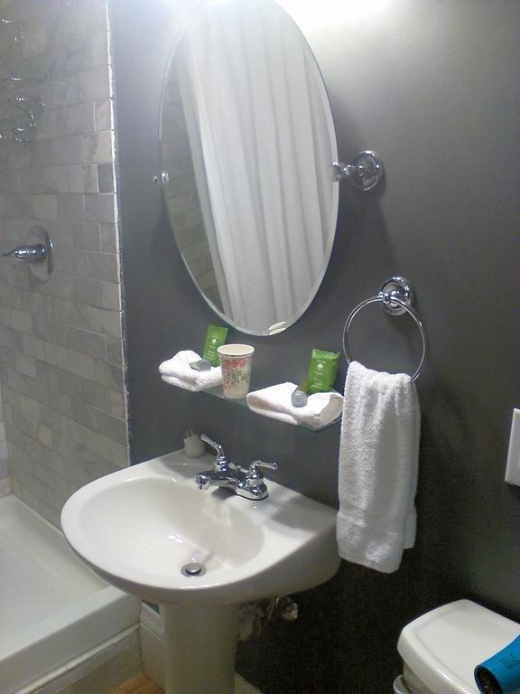 A Kingston Bed & Breakfast エクステリア 写真