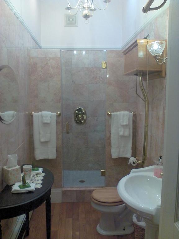 A Kingston Bed & Breakfast エクステリア 写真