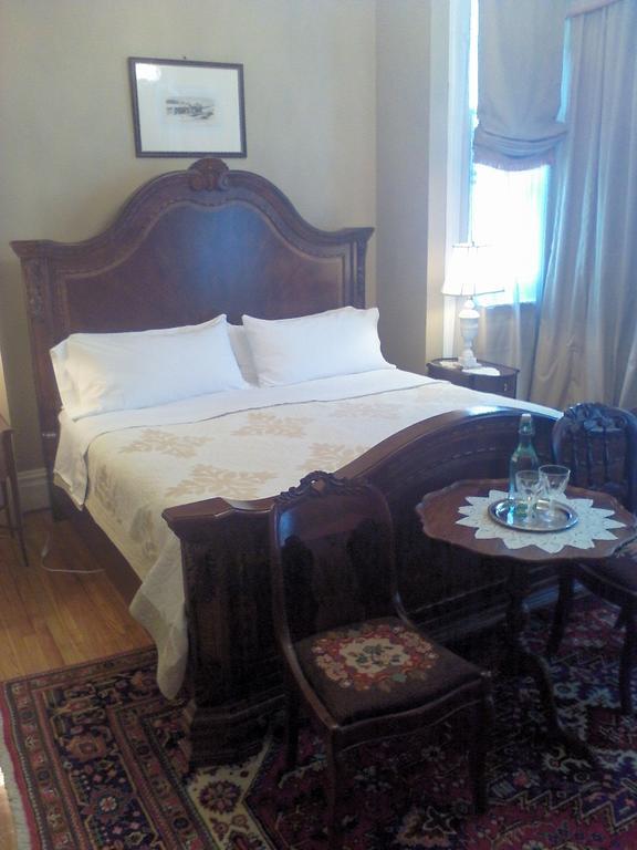 A Kingston Bed & Breakfast エクステリア 写真