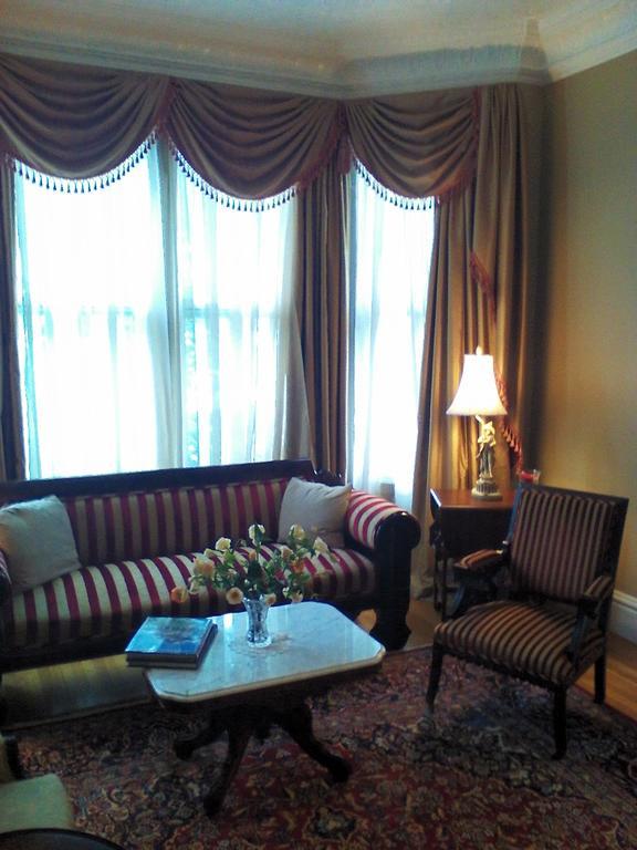 A Kingston Bed & Breakfast エクステリア 写真