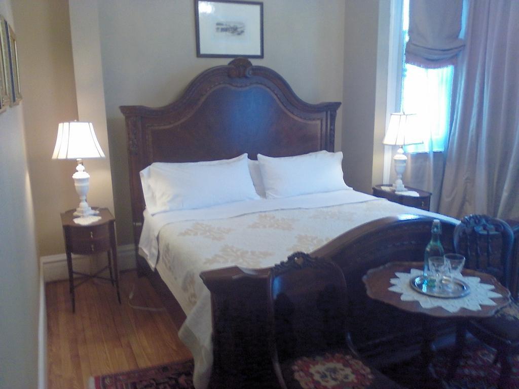 A Kingston Bed & Breakfast エクステリア 写真